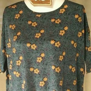 NWT XS Irma by Lularoe
